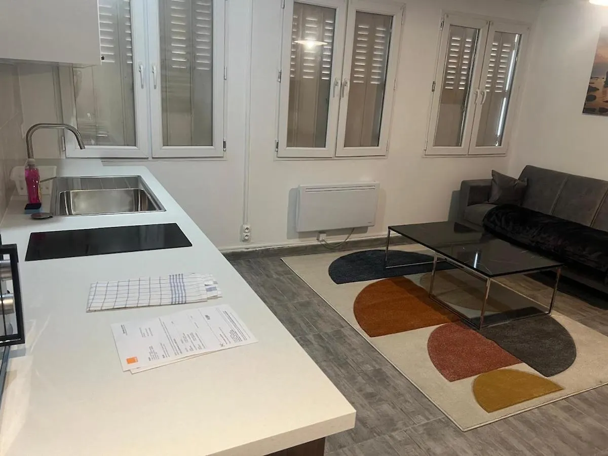 Cabana & Le Carrefour Lyonnais - Metro 5 Min Villeurbanne 0*,