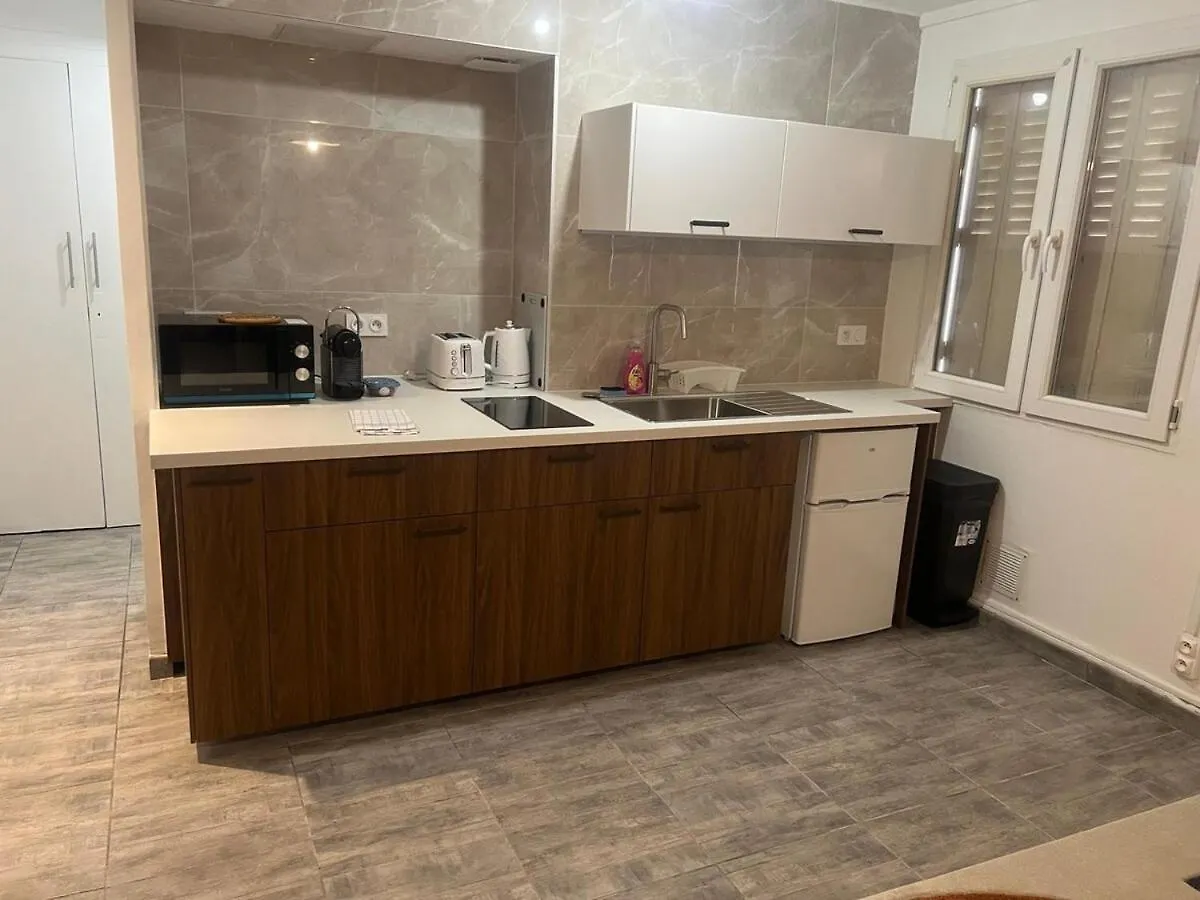 Cabana & Le Carrefour Lyonnais - Metro 5 Min Villeurbanne Apartment