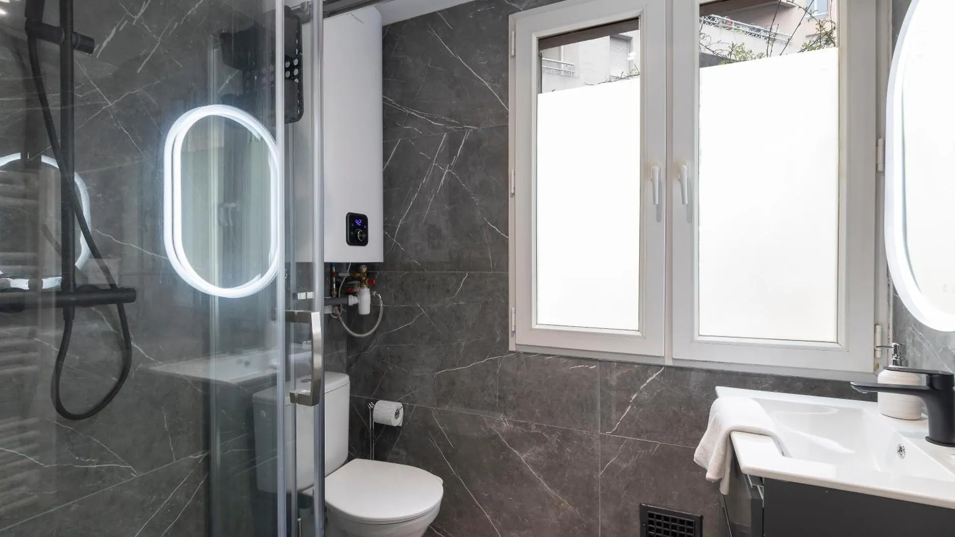 Cabana & Le Carrefour Lyonnais - Metro 5 Min Villeurbanne